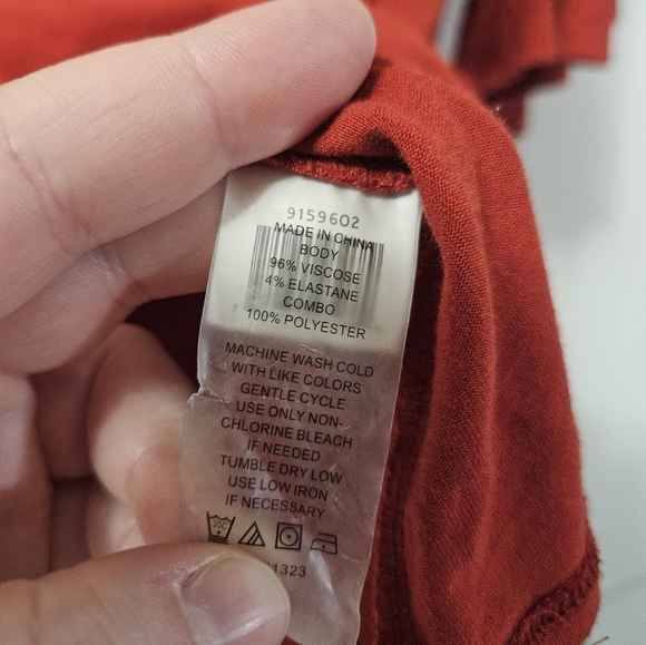 Vince Camuto Red Sheer Sleeve Blouse! - Picture 3 of 5